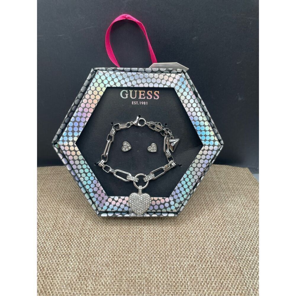 GUESS Gift Set Silver Tone Crystal Heart Bracelet & Earrings Set New Heart Theme